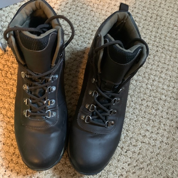 Men’s boot - Picture 2 of 3